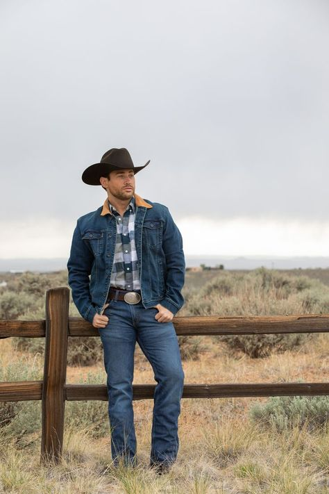 image 57 - https://www.daphynnecrispim.com.br/wp-content/uploads/2024/02/felipeneuhauss_A_complete_look_of_a_man_with_cowboy_style_featu_537f65da-b82c-4855-9cc1-cc3c7851e695.png